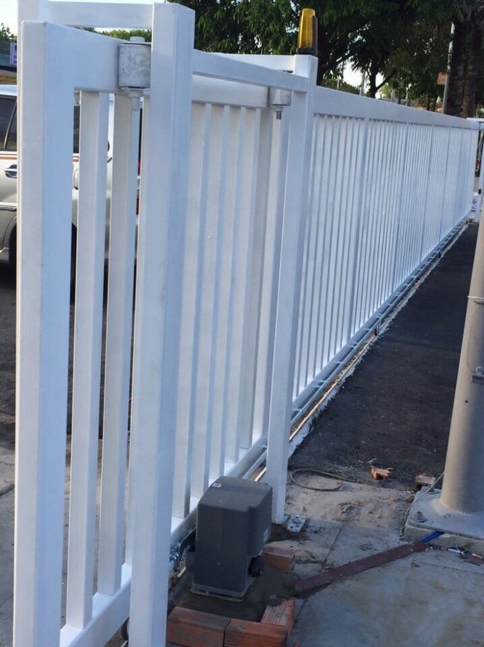 Cổng sắt trượt tự động ossden - motorcongtudong.com.vn