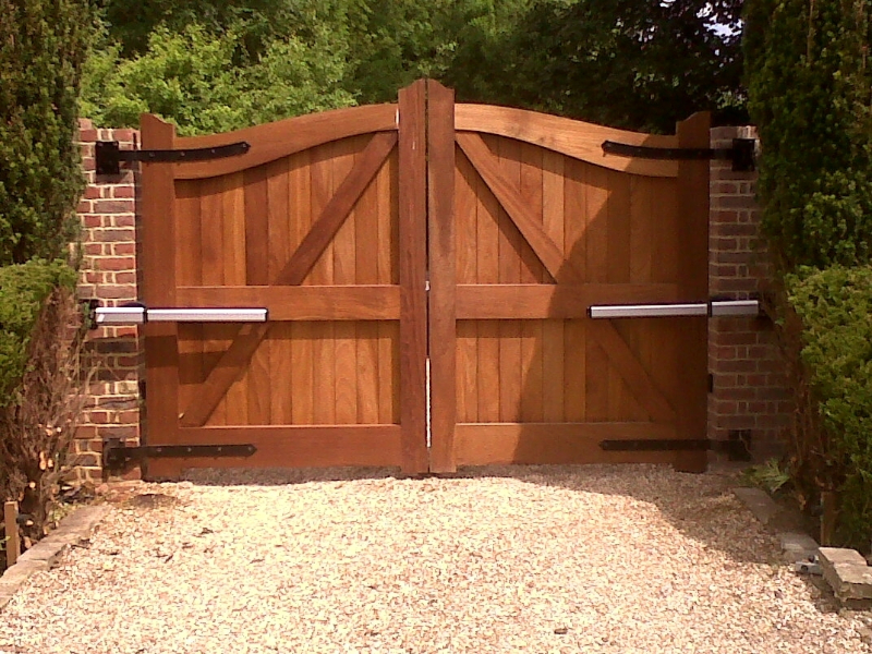 Cổng tự động cánh tay đòn nhập khẩu từ Ý - motorcongtudong.com.vn