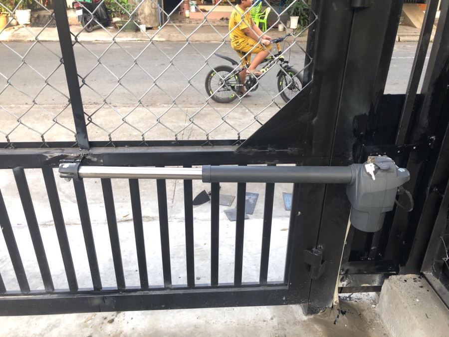 Cổng tự động cánh tay đòn nhập khẩu - motorcongtudong.com.vn